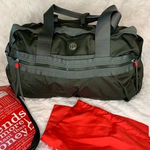 Lululemon Athletica Gym to Win duffel gym bag